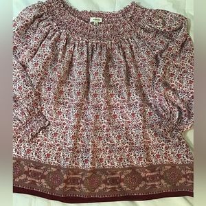 Woman’s new with tags size and large long sleeve max studio top blouse
